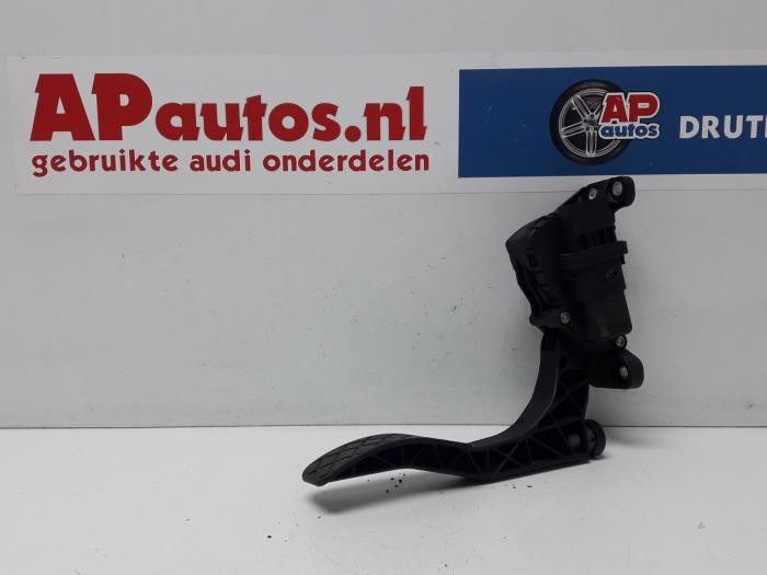 Accelerator pedal Audi A6 Avant Quattro 3.0 TDI V6 24V 4F1723523B