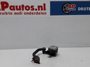 Używane Regulator wysokosci ksenonowy Audi A6 Avant Quattro (C6) 3.0 TDI V6 24V Cena € 19,99 Procedura marży oferowane przez AP Autos