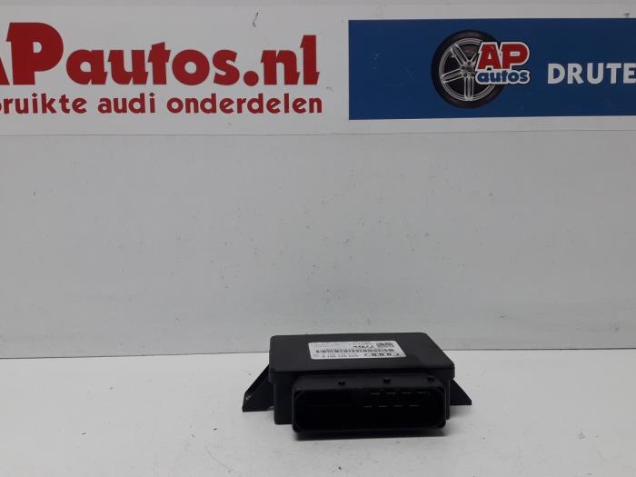 Używane Modul hamulca postojowego Audi A8 (D4) 4.2 TDI V8 32V Quattro Cena € 49,99 Procedura marży oferowane przez AP Auto's