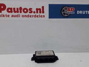 Usagé Module (divers) Audi A8 (D4) 4.2 TDI V8 32V Quattro Prix € 34,99 Règlement à la marge proposé par AP Autos
