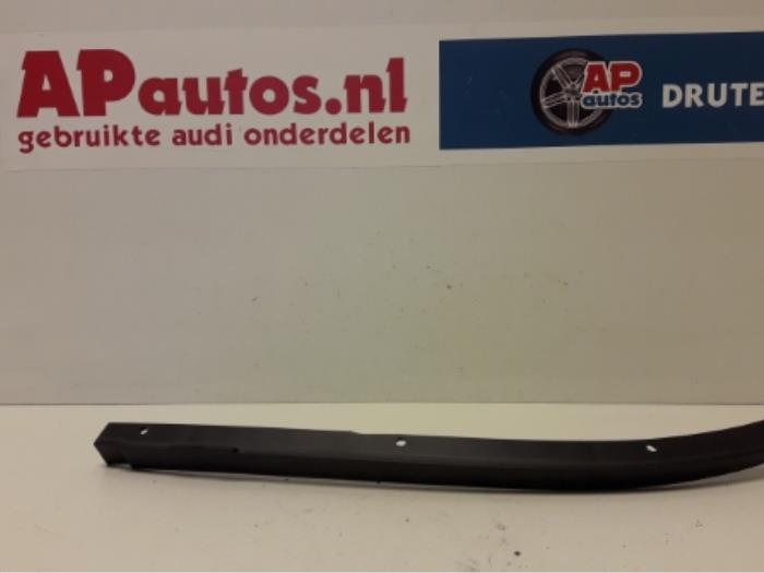 Front bumper, left-side component from a Audi A4 2004