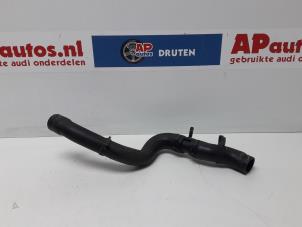 Usagé Tuyau radiateur Audi A3 Sportback (8PA) 1.6 Prix € 35,00 Règlement à la marge proposé par AP Autos