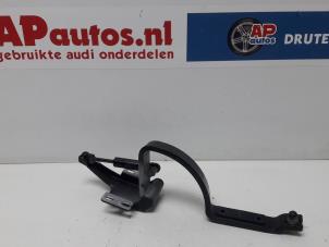 Used Convertible top hinge Audi Cabrio (B4) 2.0 E Price € 25,00 Margin scheme offered by AP Autos