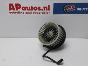 Używane Silnik wentylatora nagrzewnicy Audi Cabrio (B4) 2.0 E Cena € 19,99 Procedura marży oferowane przez AP Autos