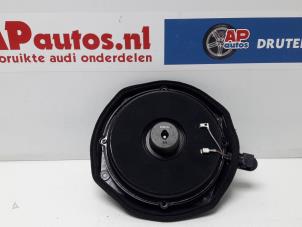 Usagé Haut-parleur Audi A4 Cabrio (B7) 3.0 V6 30V Prix € 45,00 Règlement à la marge proposé par AP Autos