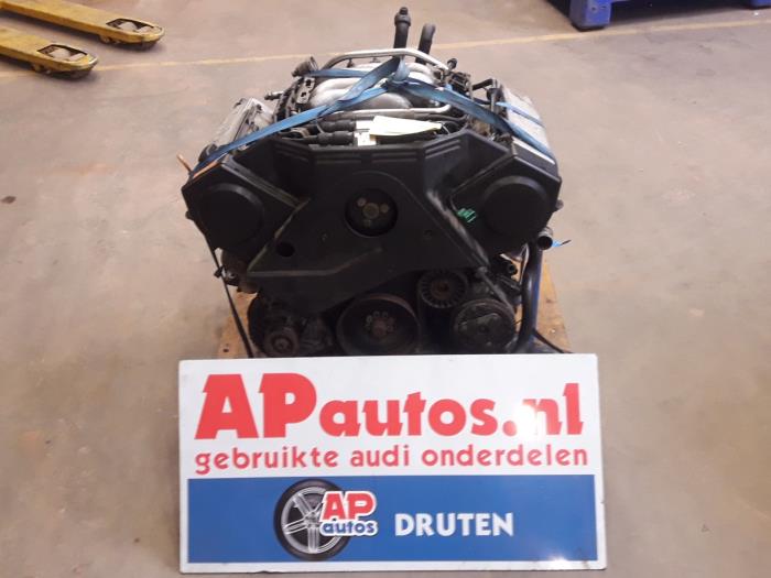 Engine from a Audi 80 Avant (B4) 2.6 E V6 1993