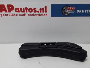 Usagé Boȋte à outils Audi A4 Cabrio (B7) 3.0 V6 30V Prix € 24,99 Règlement à la marge proposé par AP Autos