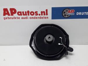 Usagé Haut-parleur Audi A4 Cabrio (B7) 3.0 V6 30V Prix € 45,00 Règlement à la marge proposé par AP Autos