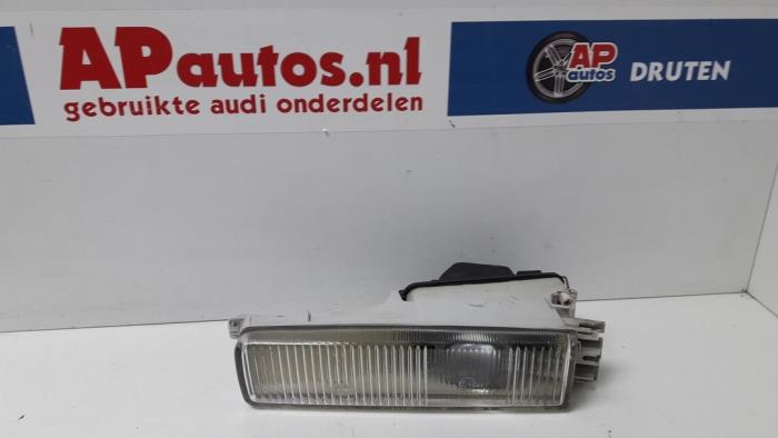 Feu antibrouillard avant droit d'un Audi 80 Avant (B4) 2.6 E V6 1993