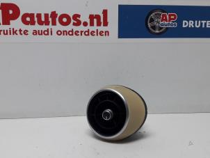 Usados Rejilla de aire de salpicadero Audi A1 (8X1/8XK) 1.6 TDI 16V Precio € 14,95 Norma de margen ofrecido por AP Autos