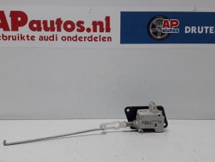 Usagé Moteur verrouillage centrale des portes Audi A2 (8Z0) 1.4 16V Prix € 25,00 Règlement à la marge proposé par AP Autos