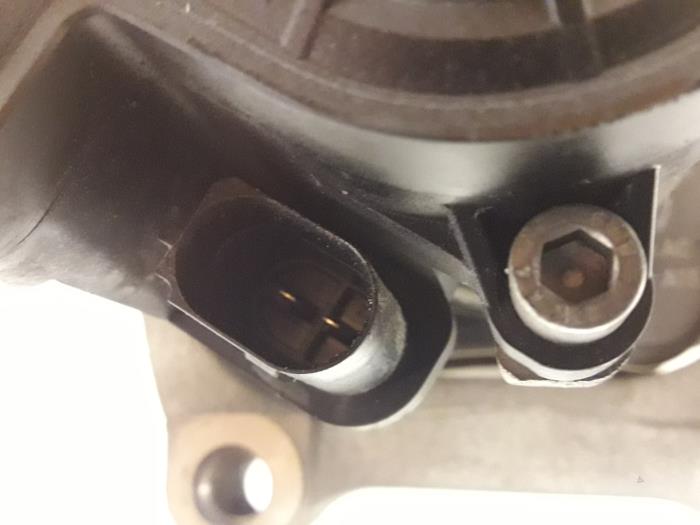 Rear brake calliper, left from a Audi A3 Limousine (8VS/8VM) 1.8 TFSI 16V 2015