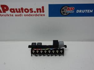 Usados Soporte de relé Audi A4 (B5) 1.6 Precio € 35,00 Norma de margen ofrecido por AP Autos