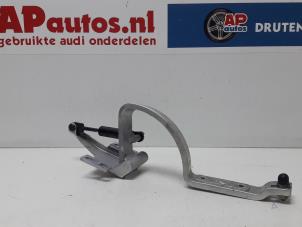 Używane Zawias dachu cabrio Audi Cabrio (B4) 2.0 E Cena € 25,00 Procedura marży oferowane przez AP Autos