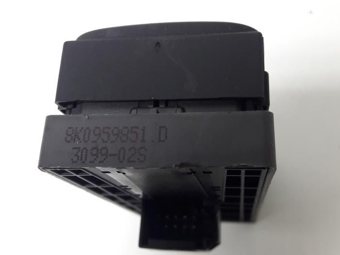 Interruptor combinado de ventanillas de un Audi Q5 (8RB) 2.0 TDI 16V Quattro 2010