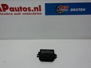 Używane Modul czujników parkowania Audi A8 (D3) 4.0 TDI V8 32V Quattro Cena € 39,99 Procedura marży oferowane przez AP Autos
