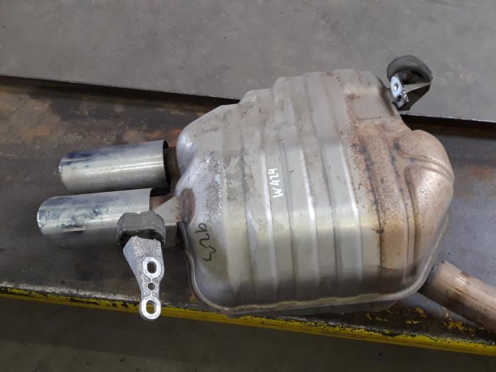 Exhaust central + rear silencer from a Audi Q5 (8RB) 2.0 TDI 16V Quattro 2009