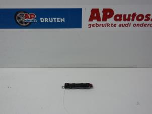 Usados Amplificador de antena Audi Q5 (8RB) 2.0 TDI 16V Quattro Precio € 9,99 Norma de margen ofrecido por AP Autos
