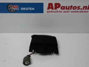 Usagé Cendrier avant Audi A4 Avant (B8) 2.0 TDI 16V Prix € 15,00 Règlement à la marge proposé par AP Autos