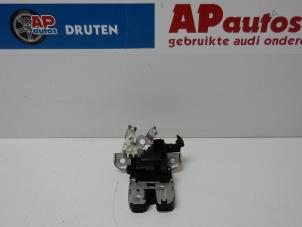 Usagé Mécanique de verrouillage hayon Audi A4 Avant (B8) 2.0 TDI 16V Prix € 14,99 Règlement à la marge proposé par AP Autos