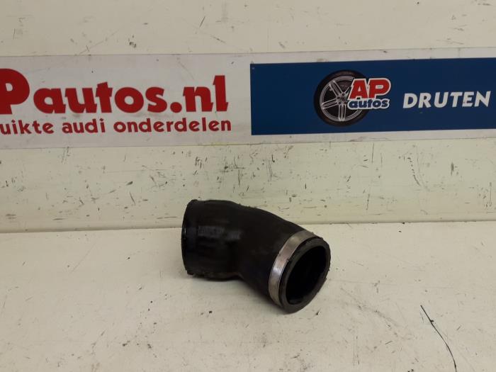 Usagé Tuyau intercooler Audi TT (8N3) 1.8 T 20V Quattro Prix € 24,99 Règlement à la marge proposé par AP Auto's