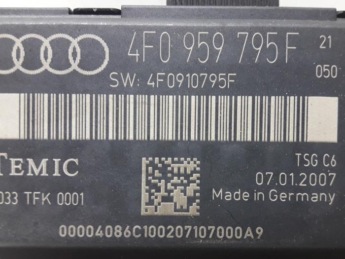 Zentralverriegelung Modul van een Audi A6 (C6) 2.4 V6 24V 2007