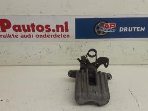 Używane Zacisk hamulcowy prawy tyl Audi A4 Cabrio (B7) 3.0 V6 30V Cena € 45,00 Procedura marży oferowane przez AP Autos