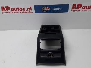 Gebrauchte Mittelkonsole Audi A6 Quattro (C6) 3.2 V6 24V FSI Preis € 49,99 Margenregelung angeboten von AP Autos