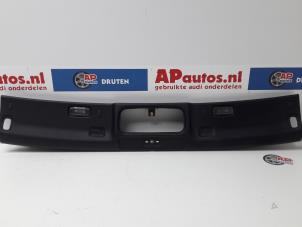 Usados Embellecedor de parabrisas Audi A4 Cabrio (B7) 3.0 V6 30V Precio € 19,99 Norma de margen ofrecido por AP Autos