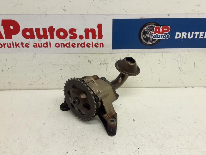 Oil pump from a Audi A3 Sportback (8PA) 1.6 2006
