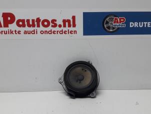 Usados Altavoz Audi A6 Avant (C6) 2.4 V6 24V Precio € 15,00 Norma de margen ofrecido por AP Autos