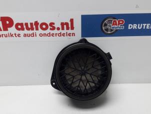 Usagé Haut-parleur Audi A6 Avant (C6) 2.4 V6 24V Prix € 17,50 Règlement à la marge proposé par AP Autos