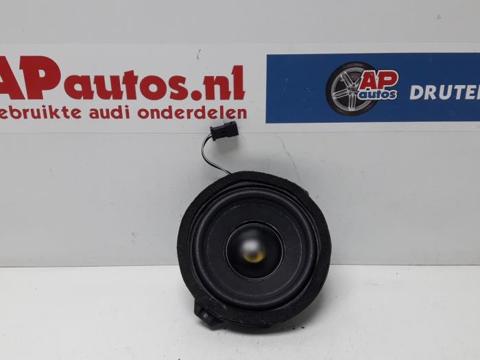 Lautsprecher van een Audi TT (8N3) 1.8 T 20V Quattro 2000