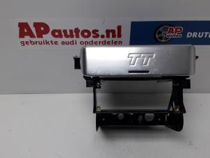 Usagé Elément tableau de bord Audi TT (8N3) 1.8 T 20V Quattro Prix € 24,99 Règlement à la marge proposé par AP Autos