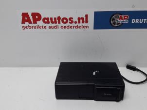 Usagé Changeur de CD Audi TT (8N3) 1.8 T 20V Quattro Prix € 70,00 Règlement à la marge proposé par AP Autos