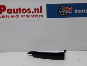 Używane Uchwyt drzwi lewych wersja 2-drzwiowa Audi TT (8N3) 1.8 T 20V Quattro Cena € 24,99 Procedura marży oferowane przez AP Autos