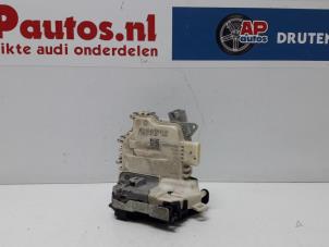 Gebrauchte Türschlossmechanik 4-türig rechts vorne Audi A4 Avant (B8) 2.0 TDI 16V Preis € 29,99 Margenregelung angeboten von AP Autos