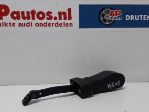 Usados Receptor de puerta de 4 puertas izquierda detrás Audi A6 (C7) 2.0 TDI 16V Precio € 19,99 Norma de margen ofrecido por AP Autos