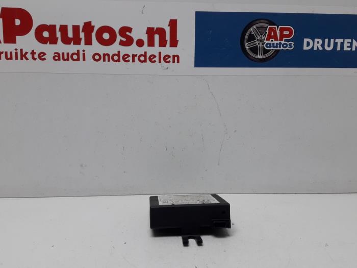 Używane Modul alarmu Audi A4 Cabrio (B7) 2.0 TFSI 20V Cena € 24,99 Procedura marży oferowane przez AP Auto's