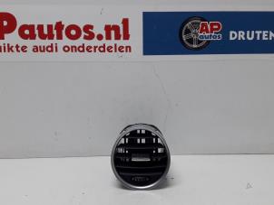 Usados Rejilla de aire de salpicadero Audi A4 Cabrio (B7) 2.0 TFSI 20V Precio € 19,99 Norma de margen ofrecido por AP Autos