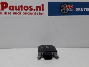 Usados Sensor de cambio de carril Audi Q5 (8RB) 2.0 TDI 16V Quattro Precio € 89,99 Norma de margen ofrecido por AP Autos