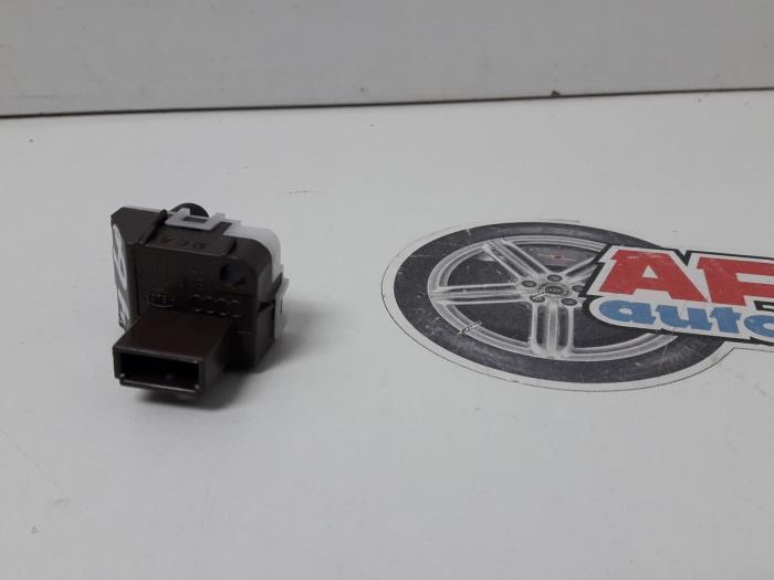 Begagnade Sensor (övriga) Audi A4 Avant (B6) 1.9 TDI 115 Pris € 35,00 Marginaltabell erbjuds av AP Auto's