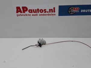 Gebrauchte Tankklappe Verriegelungsmotor Audi A4 Avant (B7) 2.0 20V Preis € 19,99 Margenregelung angeboten von AP Autos