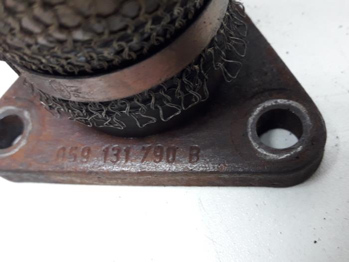 Exhaust connector from a Audi A6 Avant (C5) 2.5 TDI V6 24V 2002