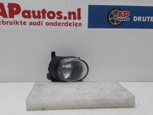 Usagé Feu antibrouillard avant droit Audi A4 Avant (B8) 2.0 TDI 143 16V Prix € 19,99 Règlement à la marge proposé par AP Autos