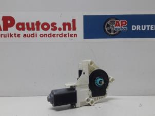 Usados Motor de ventanilla de puerta Audi A4 Avant (B8) 2.0 TDI 143 16V Precio € 14,99 Norma de margen ofrecido por AP Autos