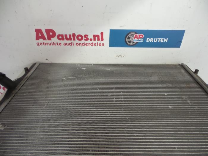 Usagé Radiateur Audi A3 Cabriolet (8P7) 2.0 TDI 16V Prix € 24,99 Règlement à la marge proposé par AP Auto's