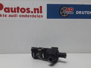 Usados Bomba de agua adicional Audi TT (8N3) 1.8 T 20V Quattro Precio € 24,99 Norma de margen ofrecido por AP Autos