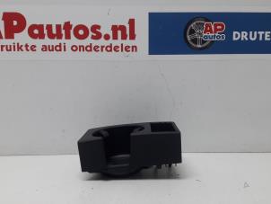 Used Cup holder Audi A6 Allroad Quattro (C6) 3.0 TDI V6 24V Price € 19,99 Margin scheme offered by AP Autos