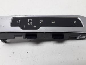 Innerdisplay från en Audi A4 Avant (B8) 2.0 TDI 143 16V 2012